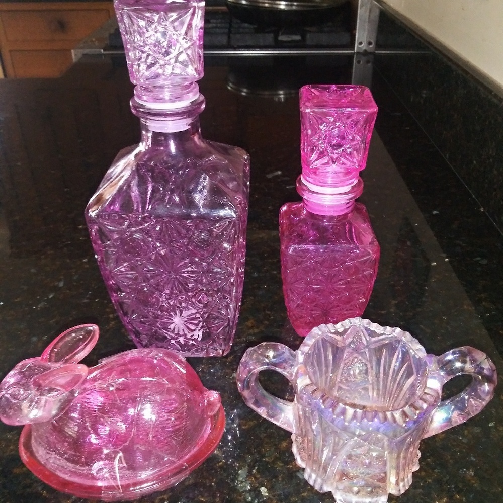 4 beautiful pink vintage decor items